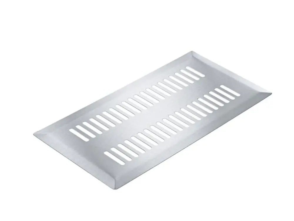 STIEBEL ELTRON LVE FG Luftverteilsystem mit länglichen Lüftungsschlitzen.